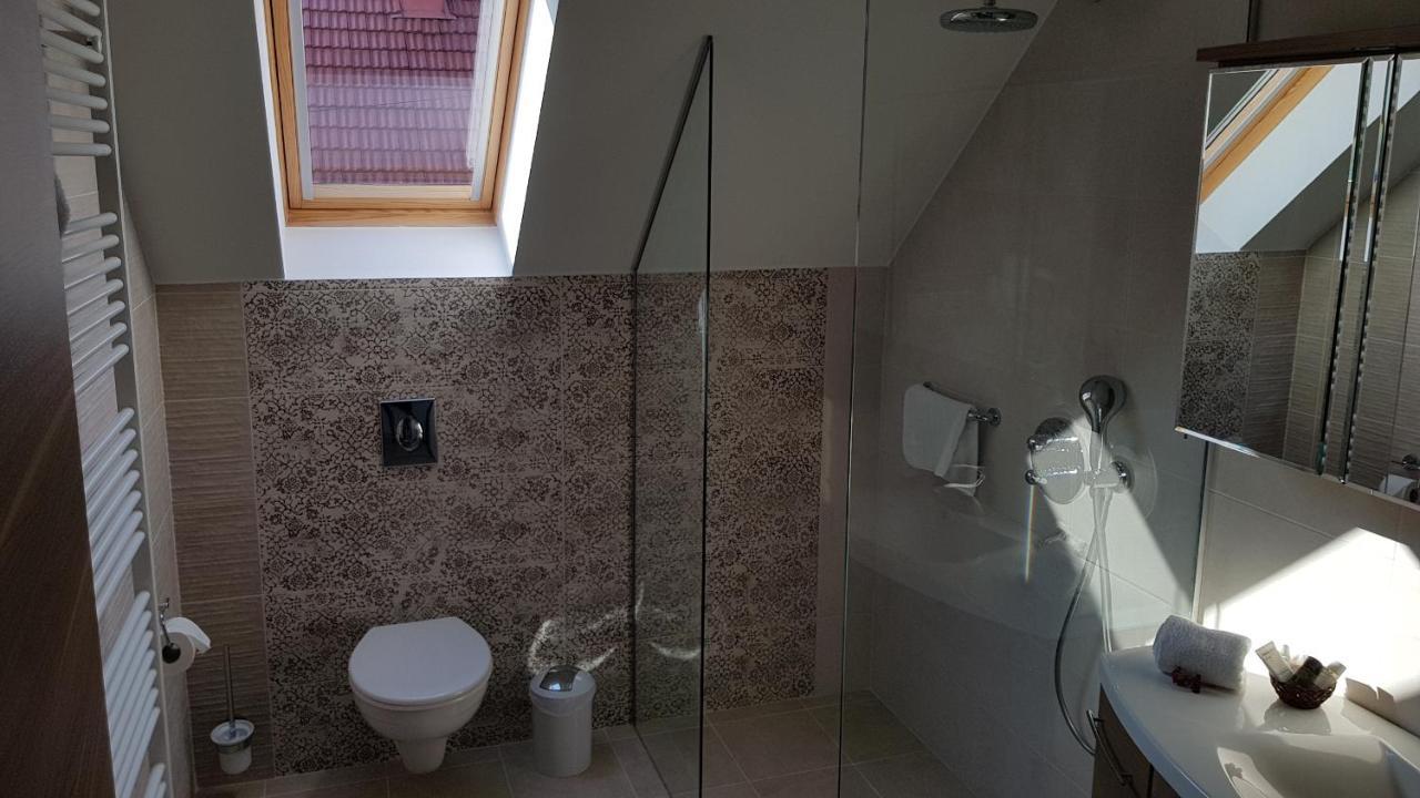 Tuenderlak Vendeghaz Apartment Balatonfured Bagian luar foto