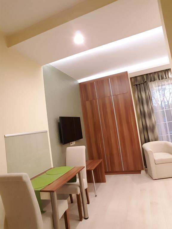 Tuenderlak Vendeghaz Apartment Balatonfured Bagian luar foto
