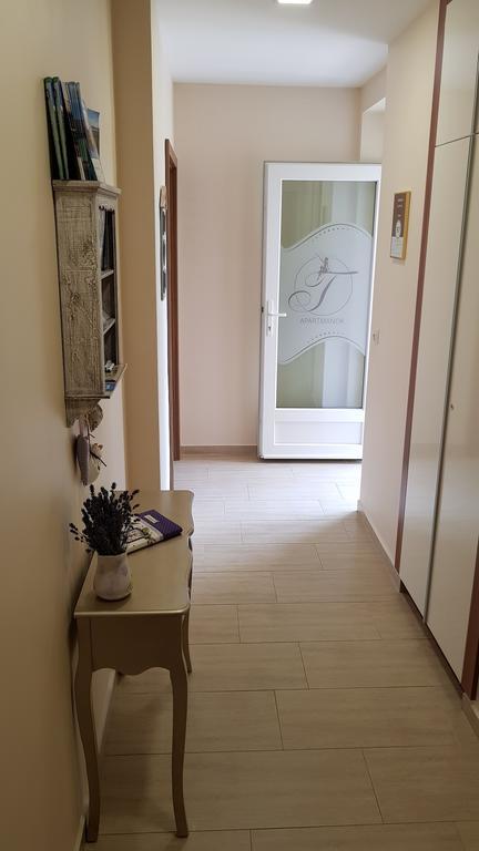 Tuenderlak Vendeghaz Apartment Balatonfured Bagian luar foto