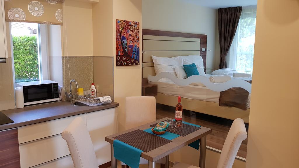 Tuenderlak Vendeghaz Apartment Balatonfured Bagian luar foto