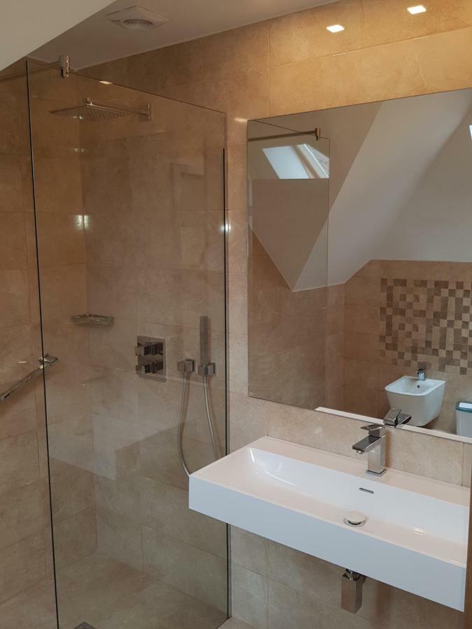 Tuenderlak Vendeghaz Apartment Balatonfured Bagian luar foto