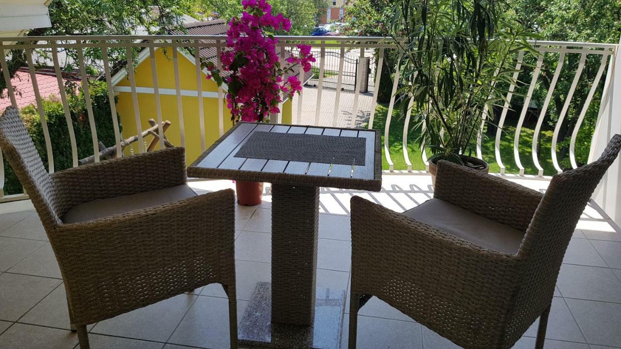 Tuenderlak Vendeghaz Apartment Balatonfured Bagian luar foto