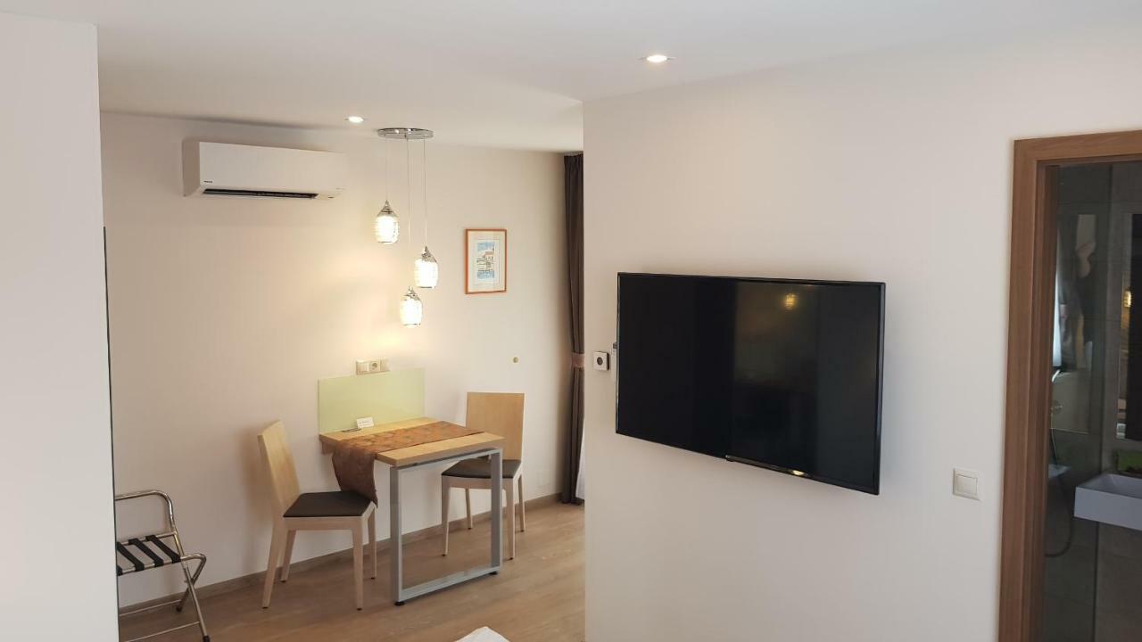 Tuenderlak Vendeghaz Apartment Balatonfured Bagian luar foto