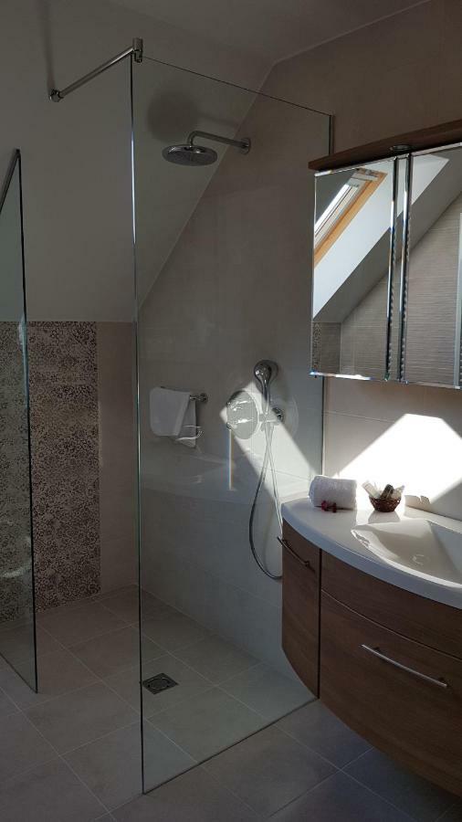 Tuenderlak Vendeghaz Apartment Balatonfured Bagian luar foto