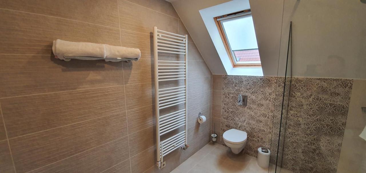Tuenderlak Vendeghaz Apartment Balatonfured Bagian luar foto