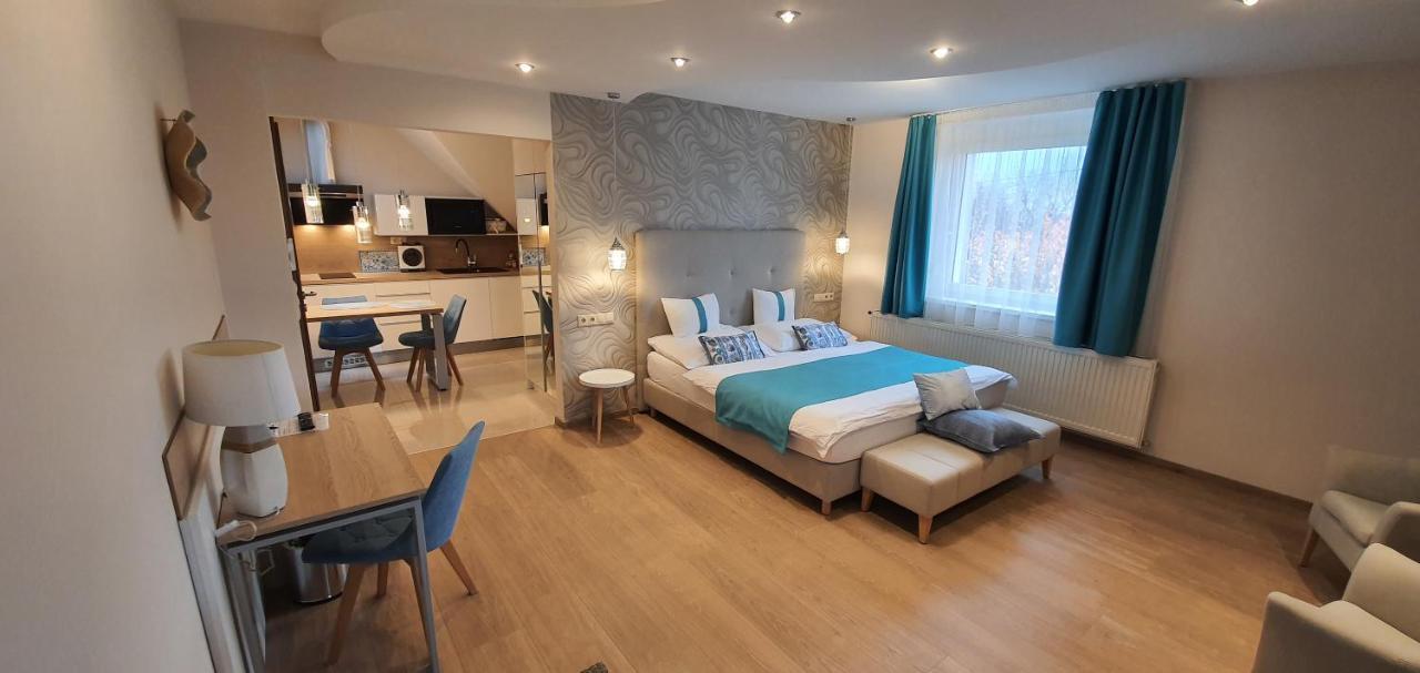Tuenderlak Vendeghaz Apartment Balatonfured Bagian luar foto