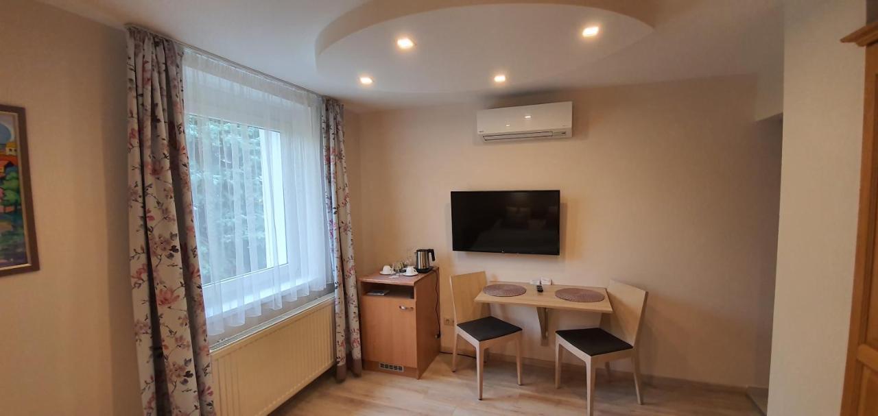 Tuenderlak Vendeghaz Apartment Balatonfured Bagian luar foto